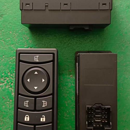 Shacman Delong X3000 Truck Cab Parts Door and Window Control Switch  DZ97189585110